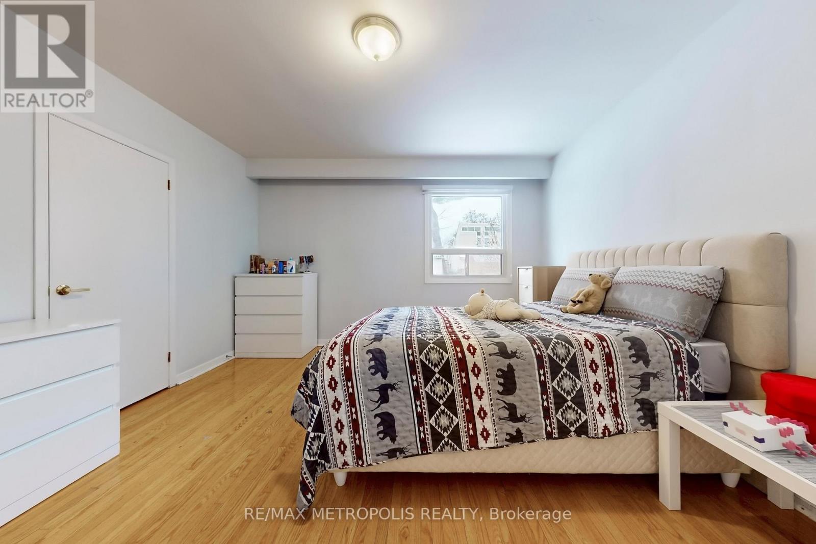 20 Knox Avenue, Toronto, Ontario  M9L 2M3 - Photo 19 - W12846660