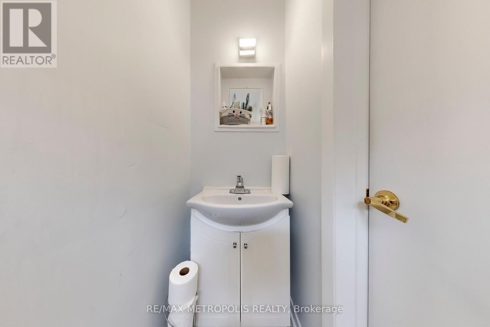 20 Knox Avenue, Toronto, Ontario  M9L 2M3 - Photo 21 - W12846660