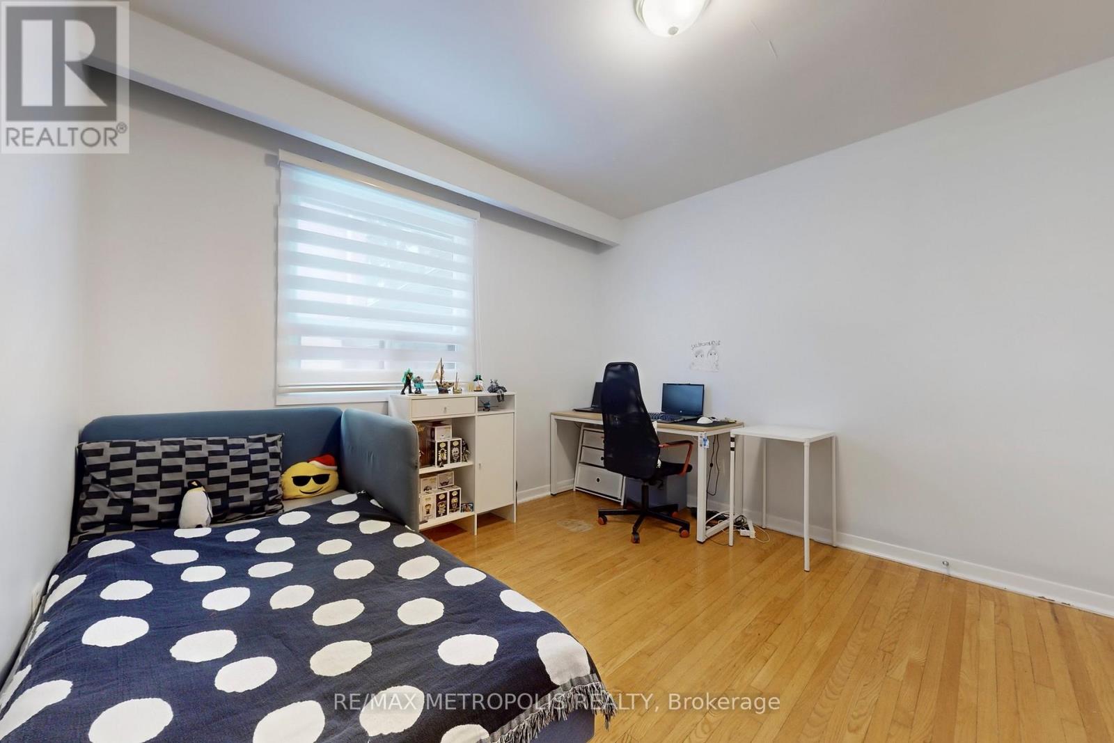 20 Knox Avenue, Toronto, Ontario  M9L 2M3 - Photo 23 - W12846660