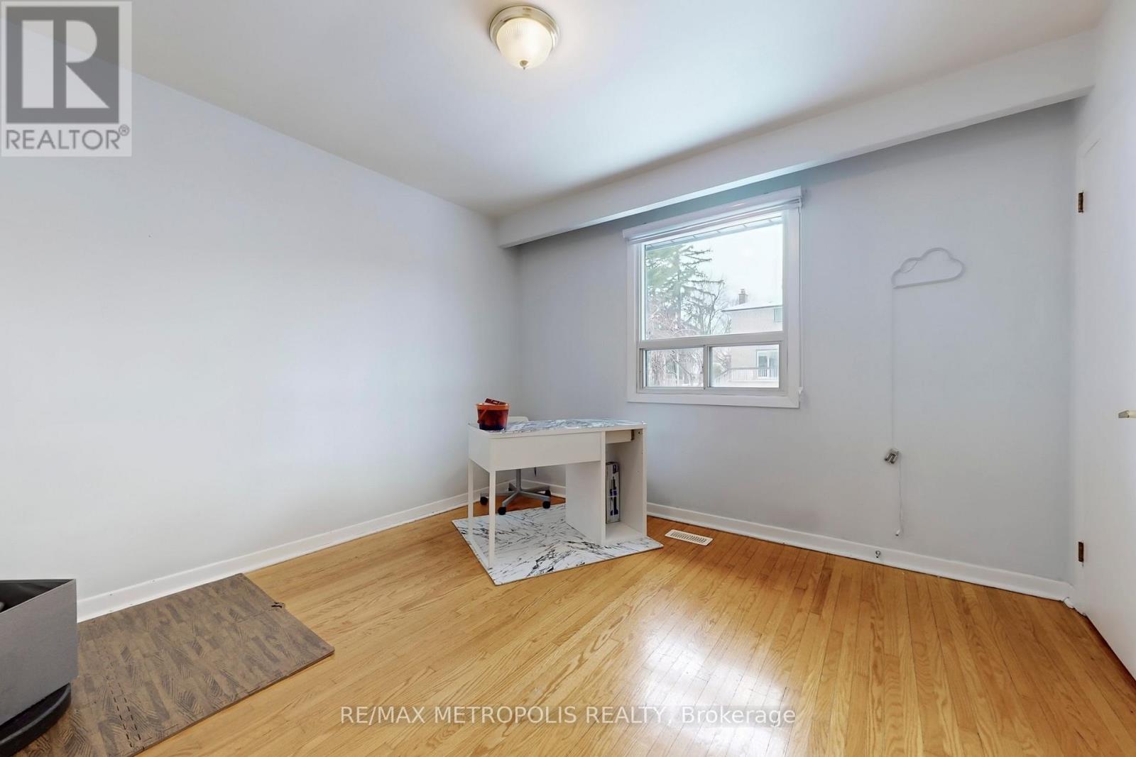 20 Knox Avenue, Toronto, Ontario  M9L 2M3 - Photo 24 - W12846660
