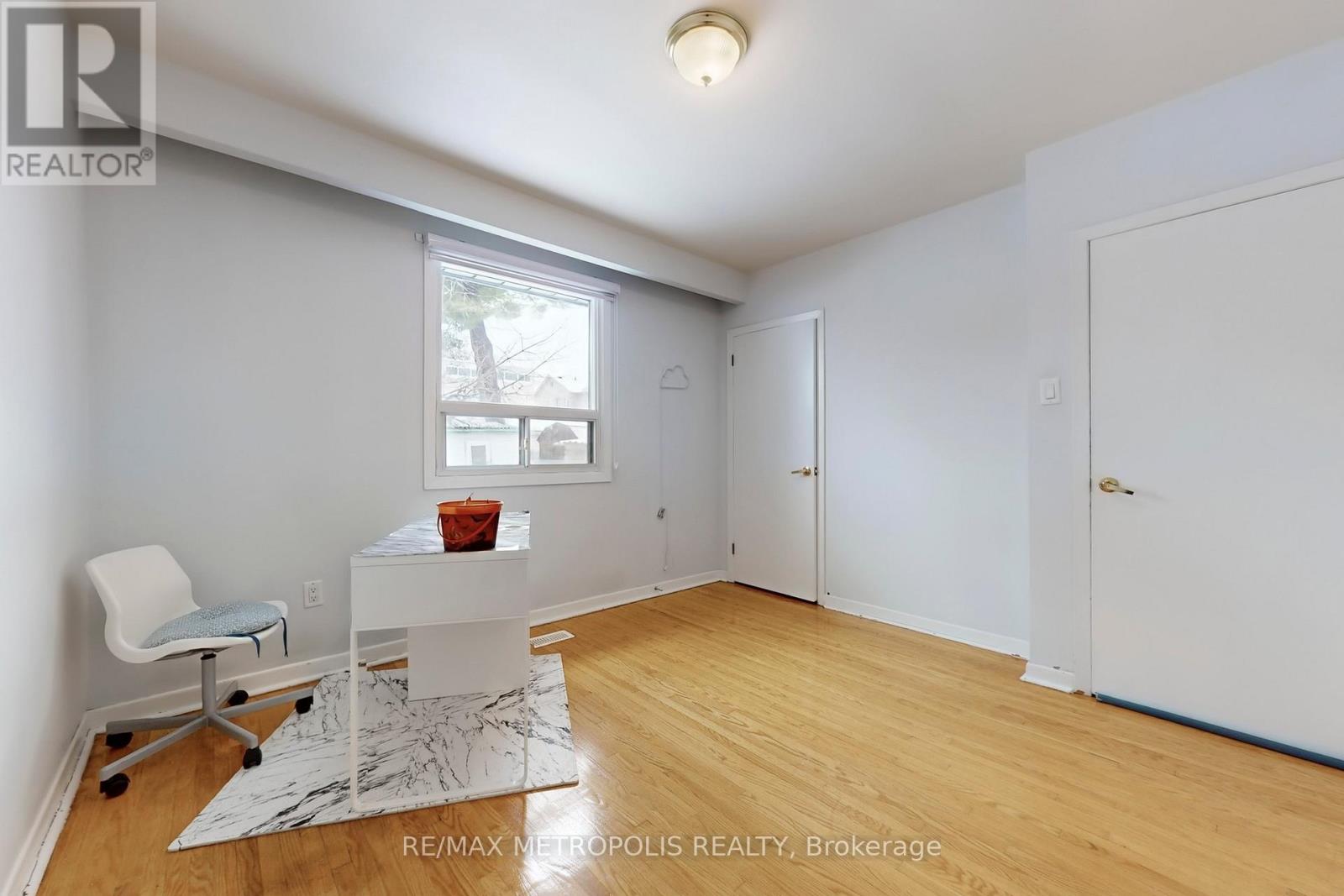 20 Knox Avenue, Toronto, Ontario  M9L 2M3 - Photo 25 - W12846660