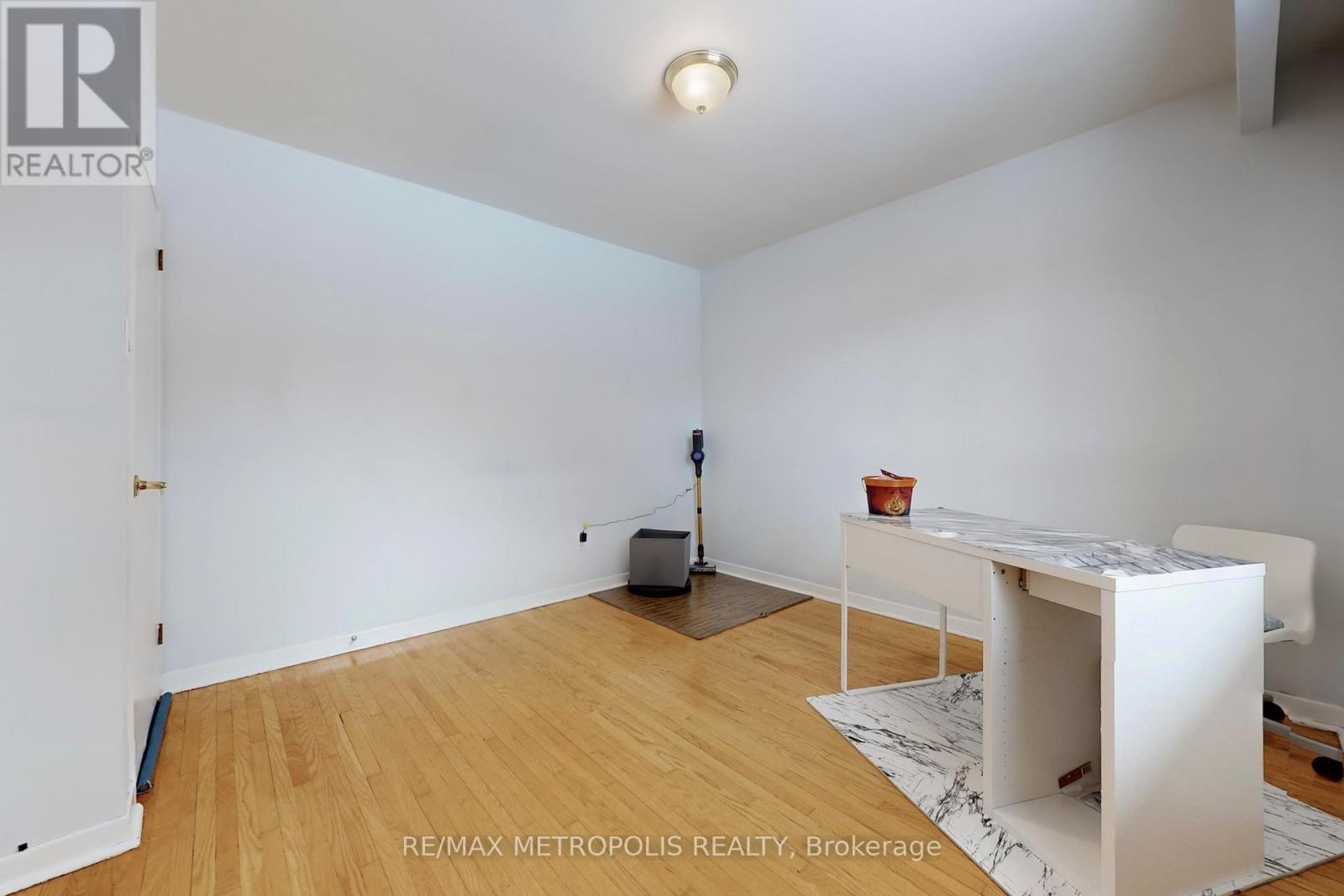 20 Knox Avenue, Toronto, Ontario  M9L 2M3 - Photo 26 - W12846660