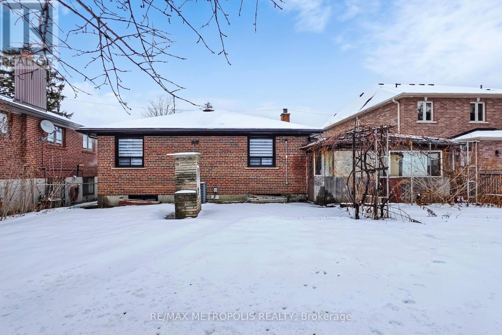 20 Knox Avenue, Toronto, Ontario  M9L 2M3 - Photo 30 - W12846660