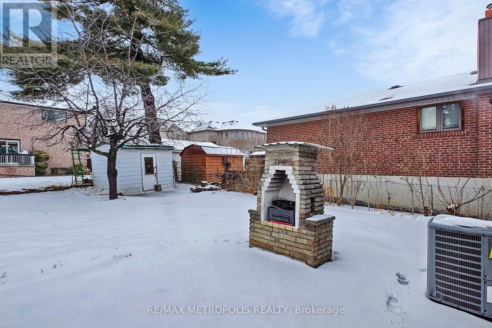 20 Knox Avenue, Toronto, Ontario  M9L 2M3 - Photo 32 - W12846660