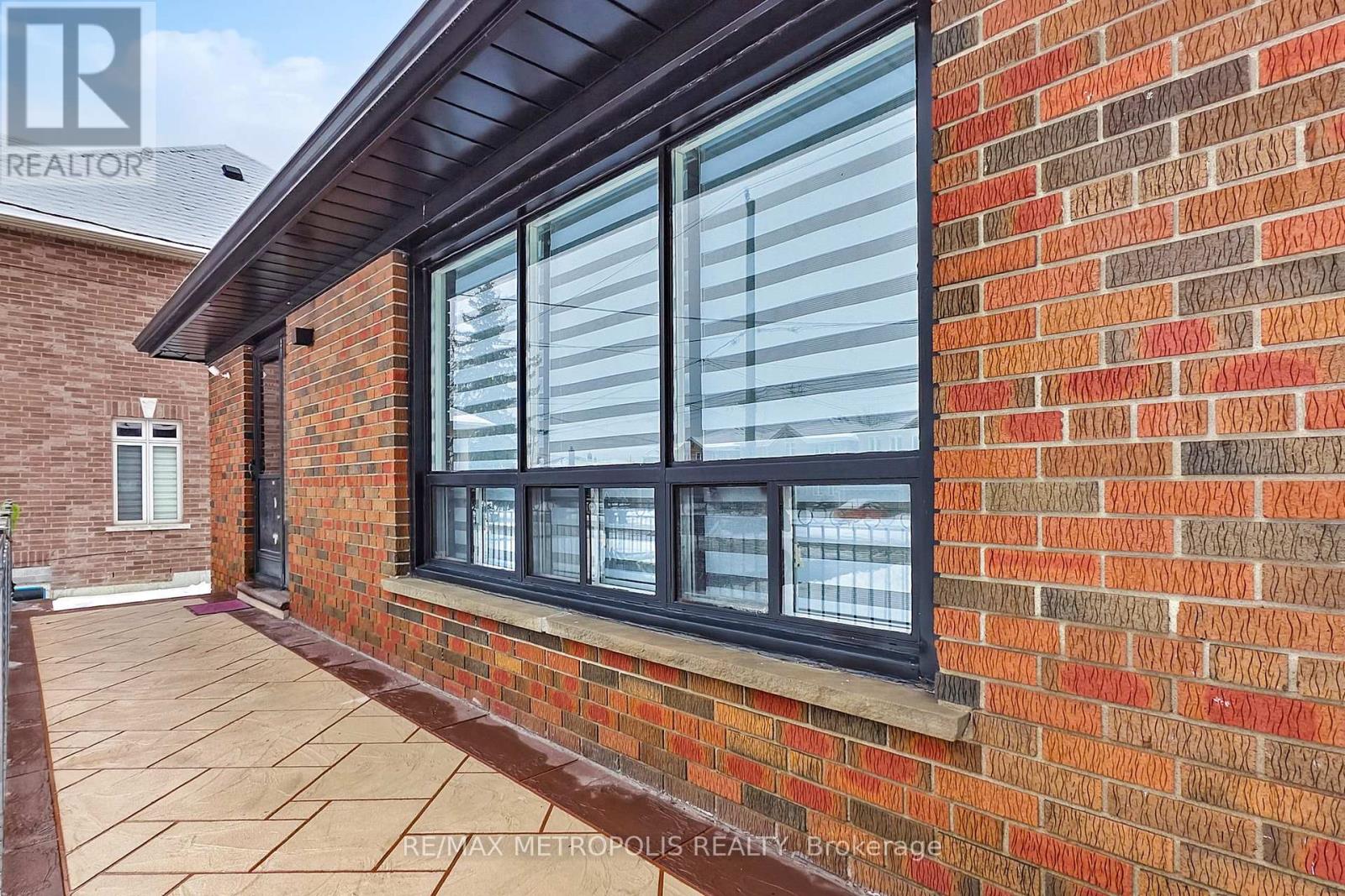 20 Knox Avenue, Toronto, Ontario  M9L 2M3 - Photo 38 - W12846660