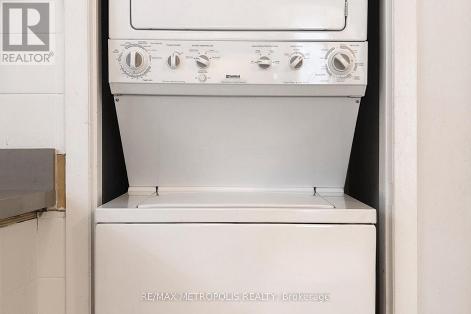 20 Knox Avenue, Toronto, Ontario  M9L 2M3 - Photo 40 - W12846660