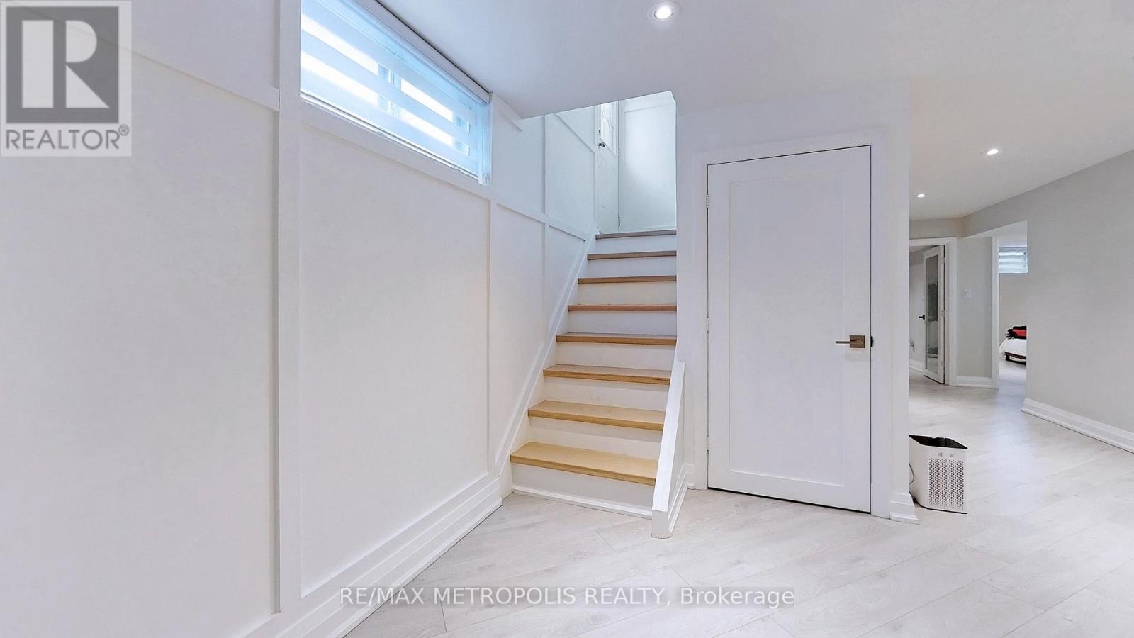 20 Knox Avenue, Toronto, Ontario  M9L 2M3 - Photo 46 - W12846660