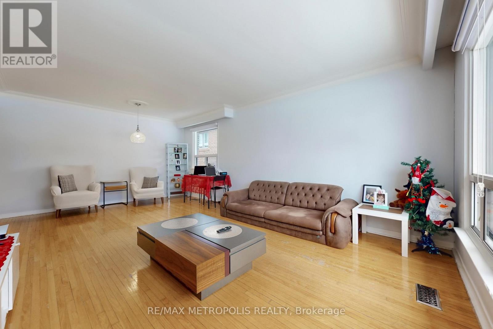 20 Knox Avenue, Toronto, Ontario  M9L 2M3 - Photo 9 - W12846660