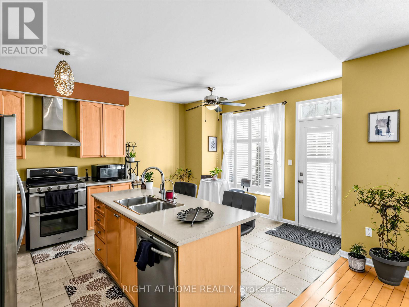 401 Tonelli Lane, Milton, Ontario  L9T 0N4 - Photo 16 - W12846678