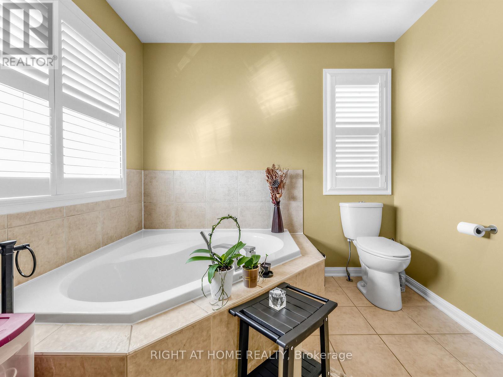 401 Tonelli Lane, Milton, Ontario  L9T 0N4 - Photo 24 - W12846678