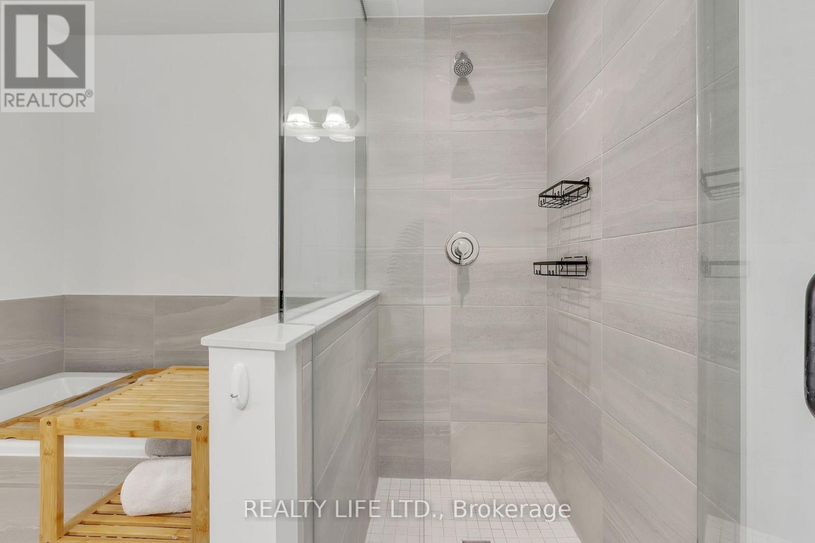 484 Thornborrow Court, Milton, Ontario  L9E 1T4 - Photo 18 - W12846706