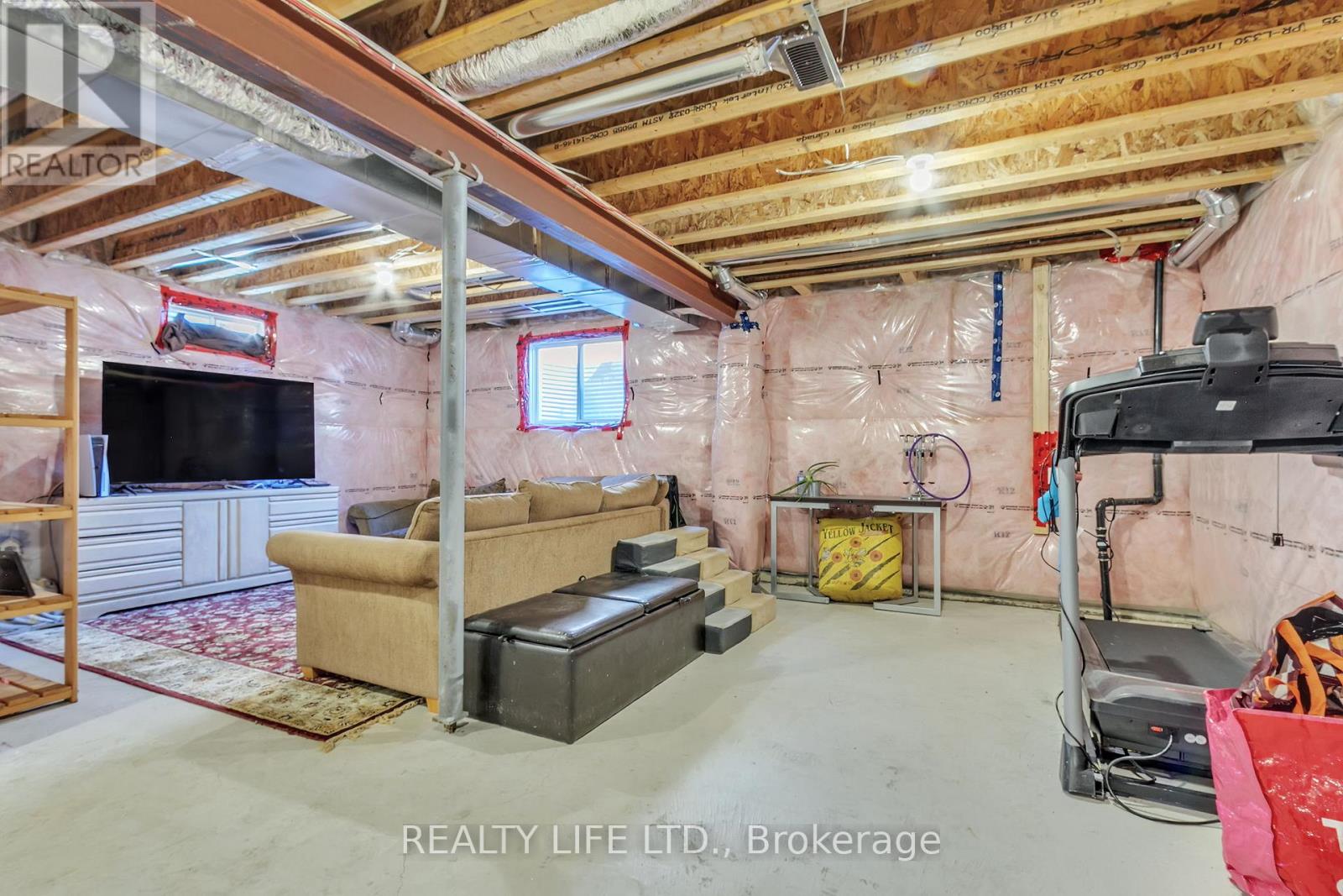 484 Thornborrow Court, Milton, Ontario  L9E 1T4 - Photo 24 - W12846706