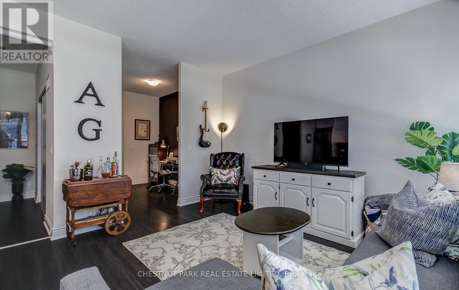 229 - 80 Marine Parade Drive, Toronto, Ontario  M8V 0A3 - Photo 4 - W12846708