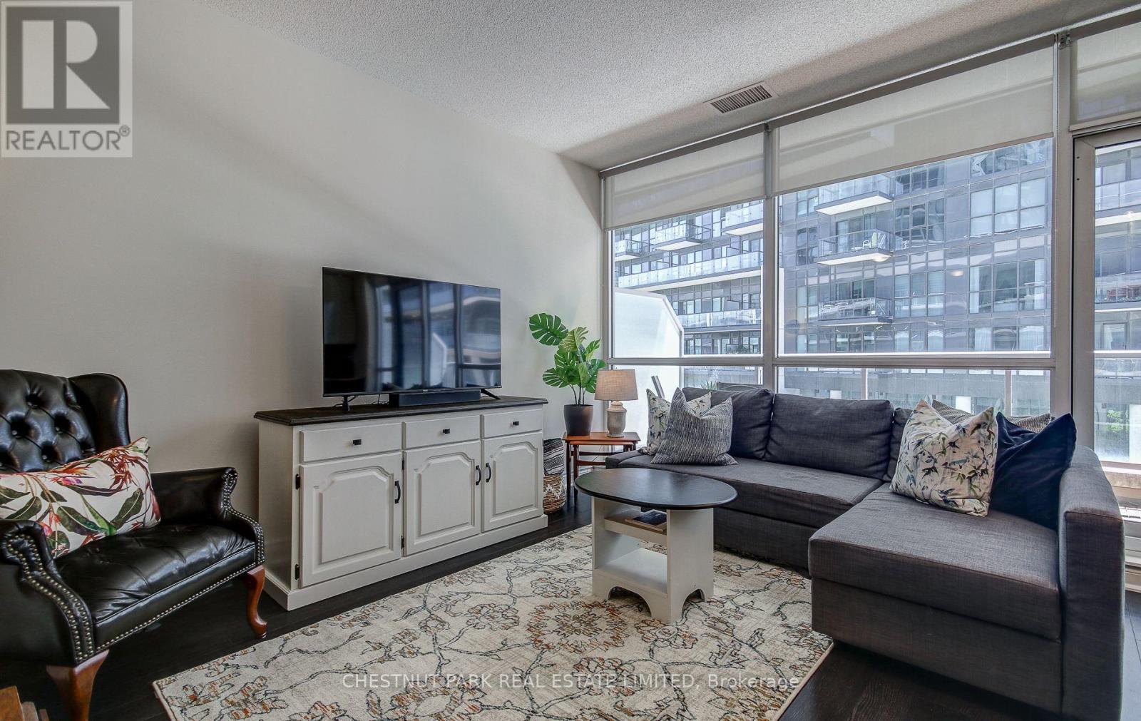 229 - 80 Marine Parade Drive, Toronto, Ontario  M8V 0A3 - Photo 5 - W12846708