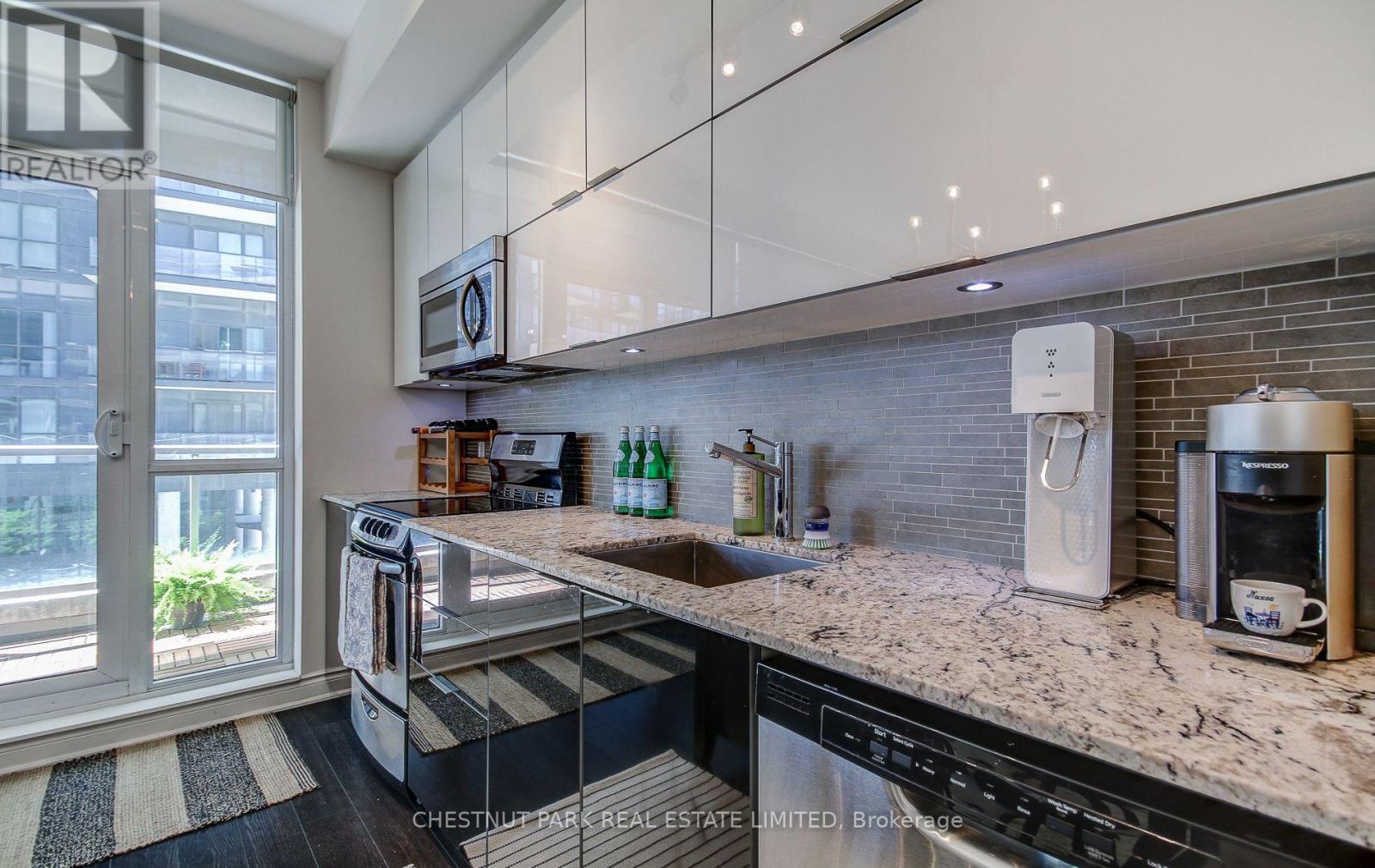 229 - 80 Marine Parade Drive, Toronto, Ontario  M8V 0A3 - Photo 7 - W12846708