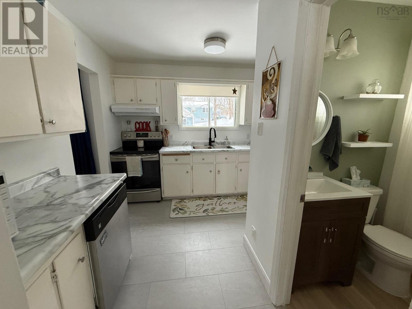 197 Jubilee Road, Bridgewater, Nova Scotia  B4V 3G5 - Photo 11 - 202603823