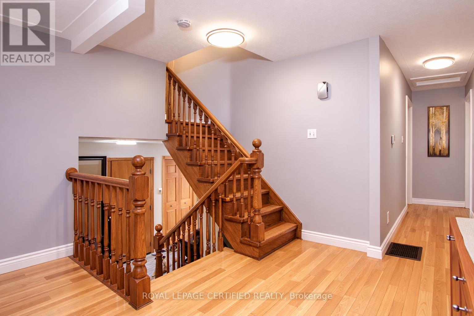 451 Lampman Place, Woodstock, Ontario  N4S 8L7 - Photo 10 - X12846658