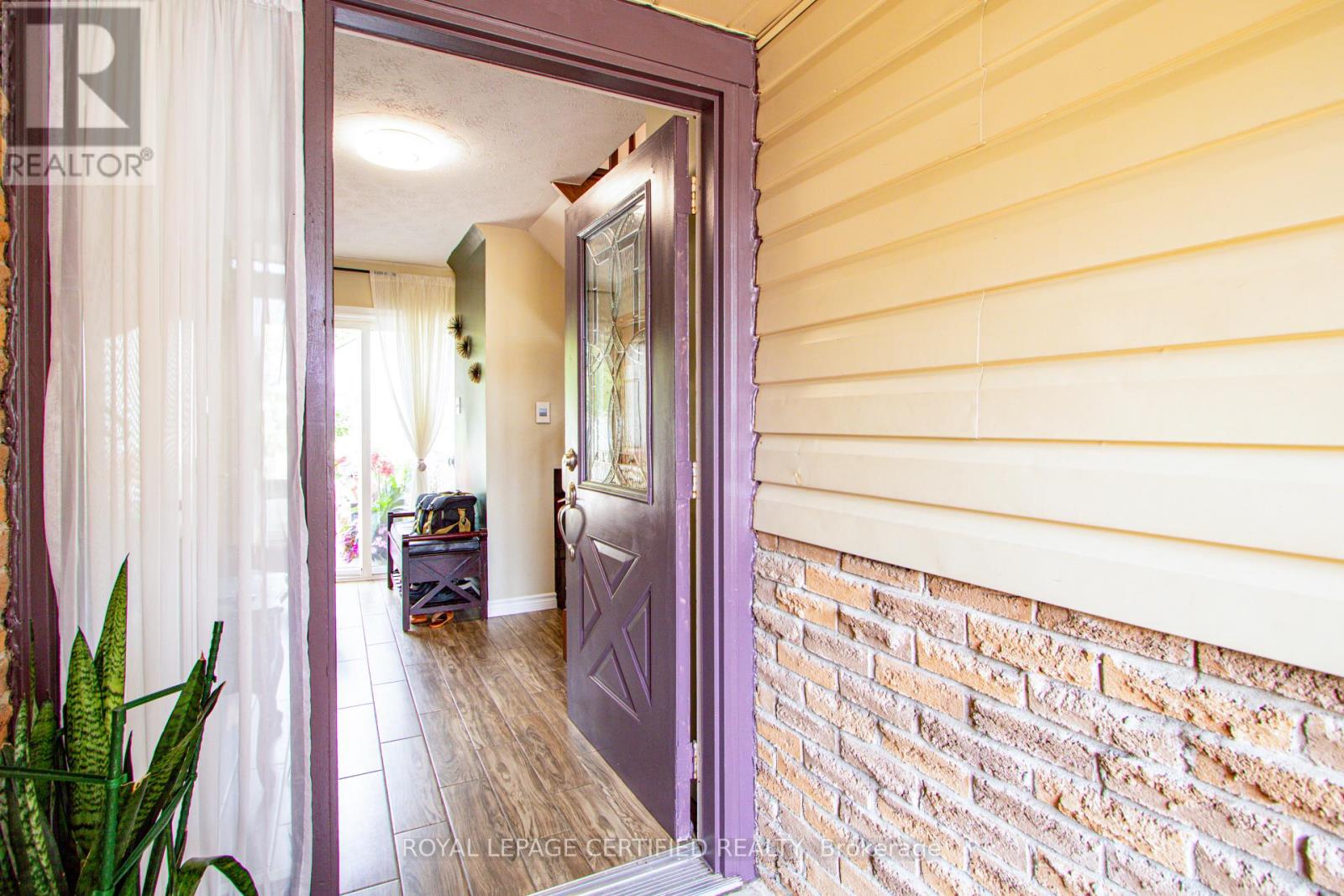 451 Lampman Place, Woodstock, Ontario  N4S 8L7 - Photo 7 - X12846658