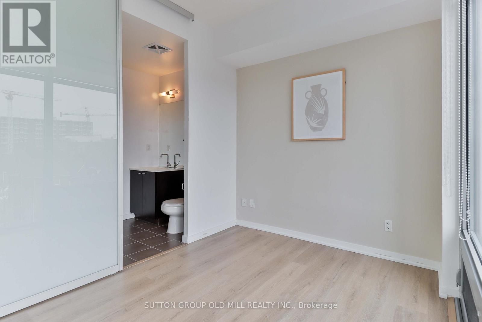 414 - 103 The Queensway Avenue, Toronto, Ontario  M6S 5B3 - Photo 10 - W12846458