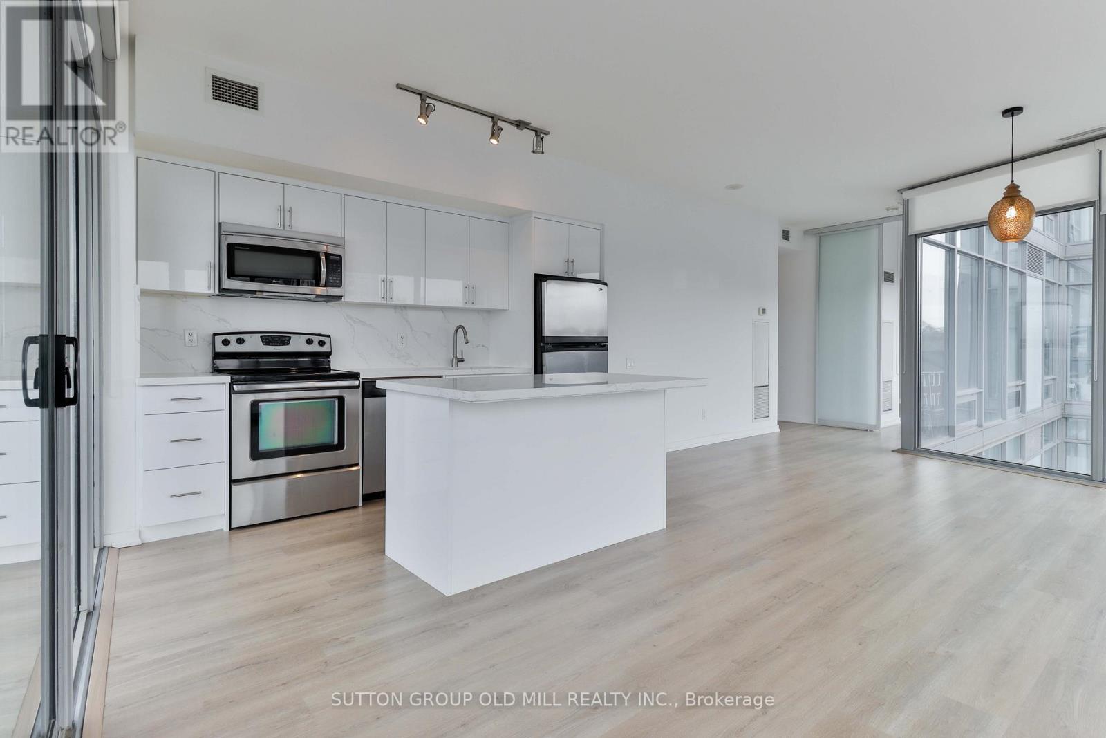 414 - 103 The Queensway Avenue, Toronto, Ontario  M6S 5B3 - Photo 14 - W12846458