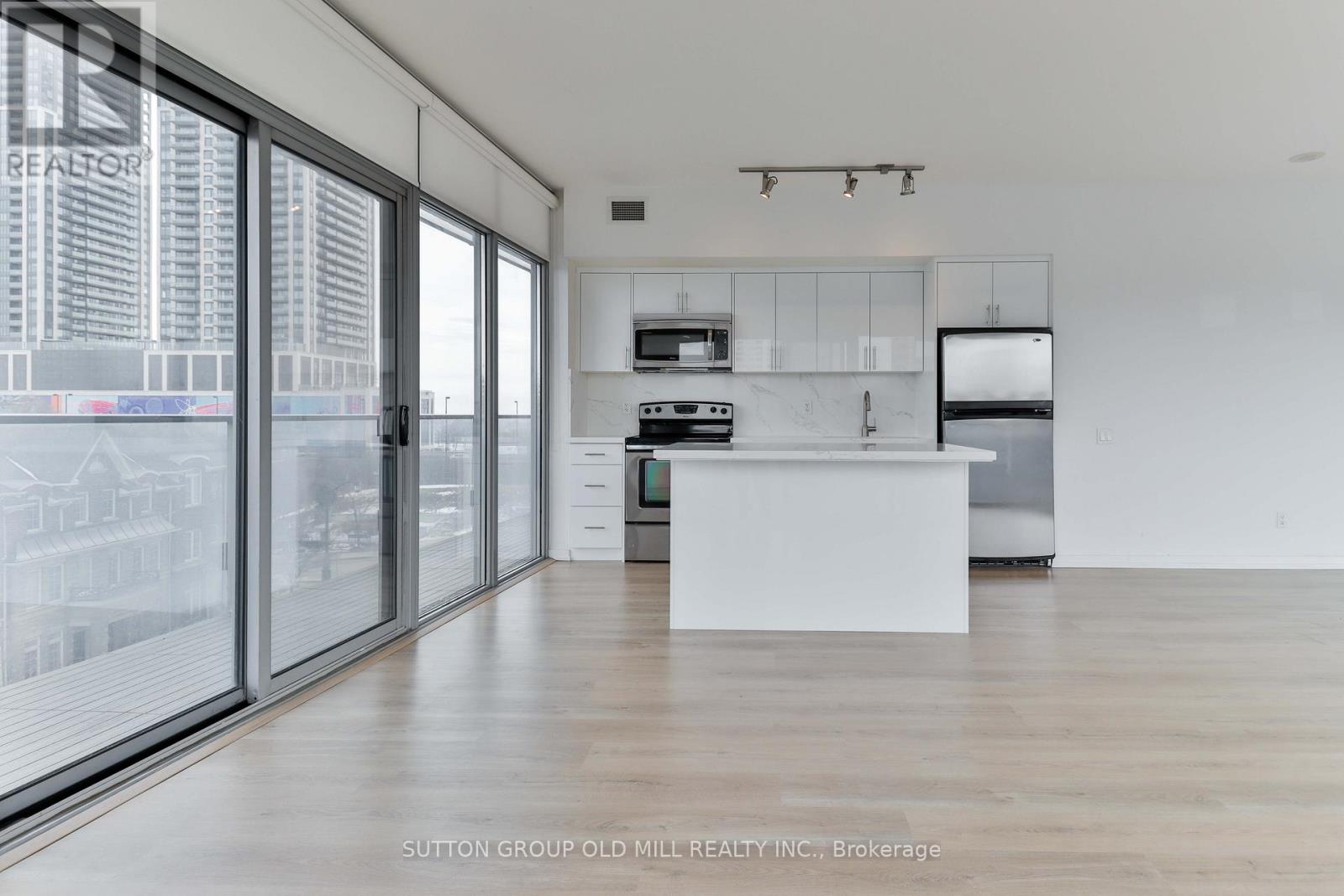 414 - 103 The Queensway Avenue, Toronto, Ontario  M6S 5B3 - Photo 13 - W12846458