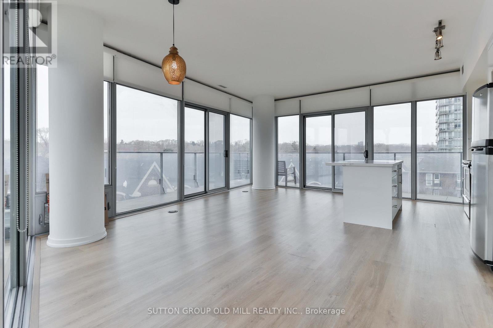 414 - 103 The Queensway Avenue, Toronto, Ontario  M6S 5B3 - Photo 2 - W12846458