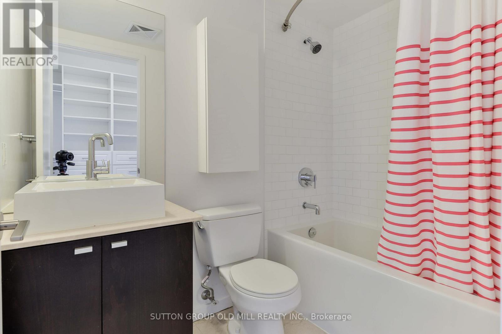 414 - 103 The Queensway Avenue, Toronto, Ontario  M6S 5B3 - Photo 24 - W12846458