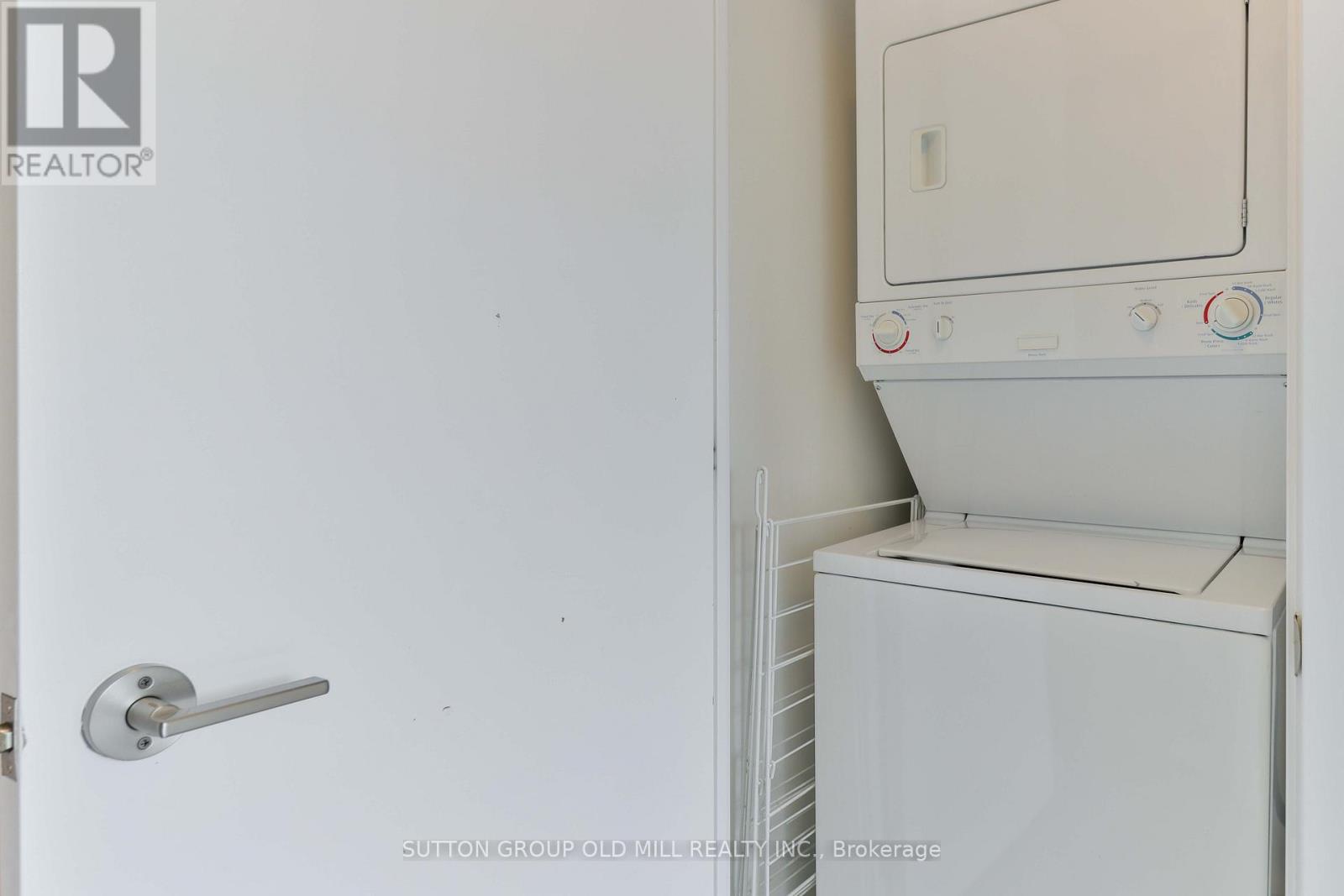 414 - 103 The Queensway Avenue, Toronto, Ontario  M6S 5B3 - Photo 25 - W12846458