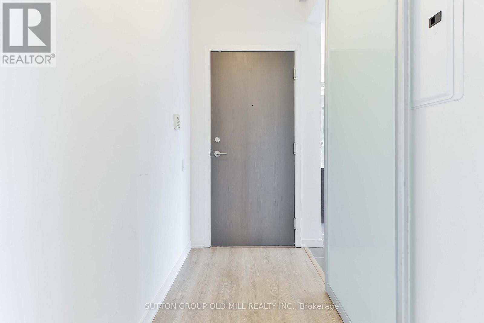 414 - 103 The Queensway Avenue, Toronto, Ontario  M6S 5B3 - Photo 4 - W12846458