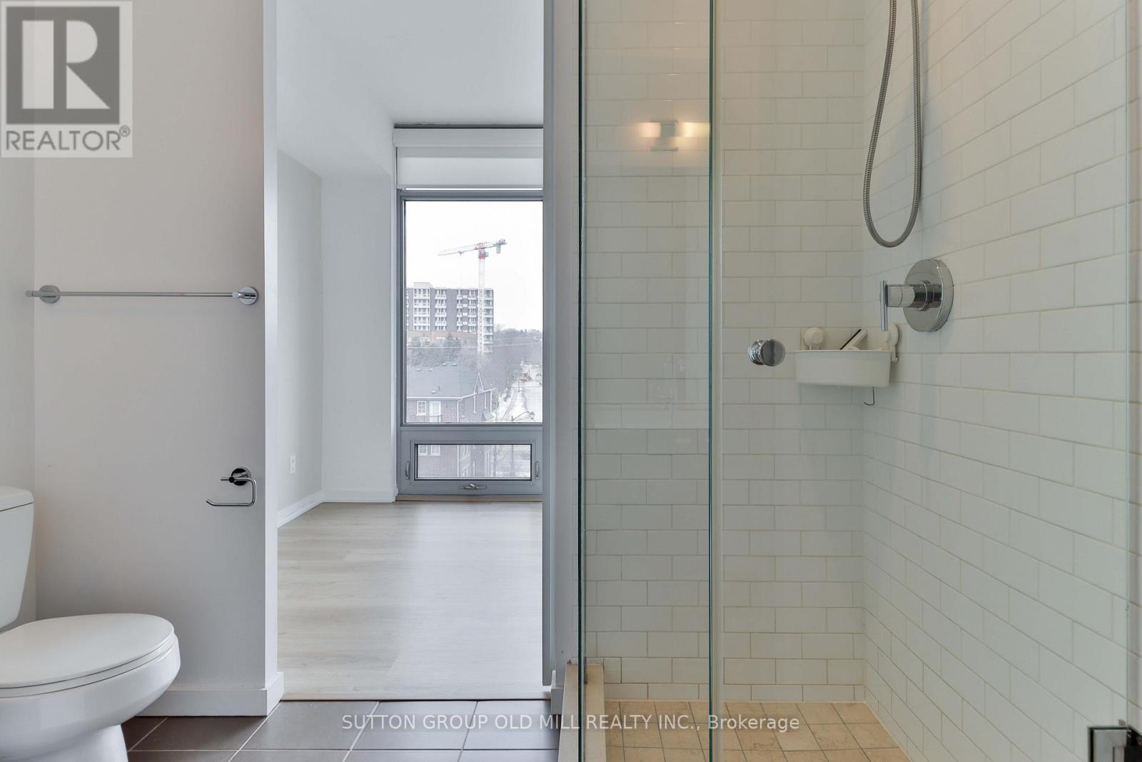 414 - 103 The Queensway Avenue, Toronto, Ontario  M6S 5B3 - Photo 7 - W12846458