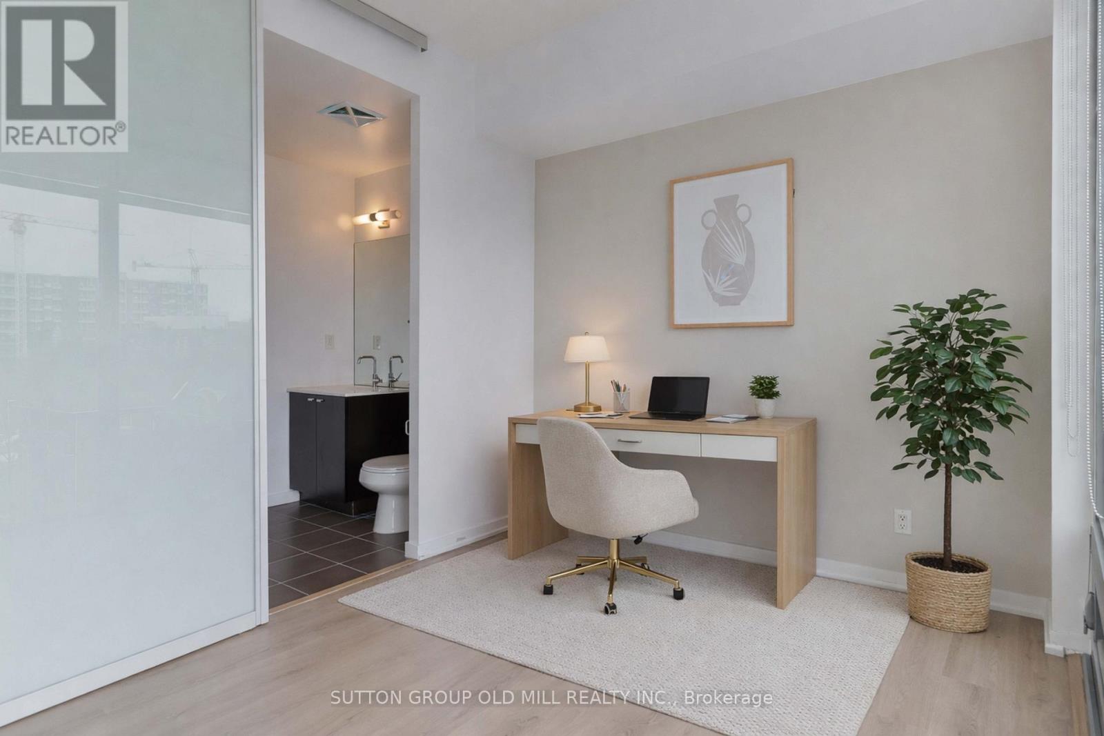 414 - 103 The Queensway Avenue, Toronto, Ontario  M6S 5B3 - Photo 9 - W12846458