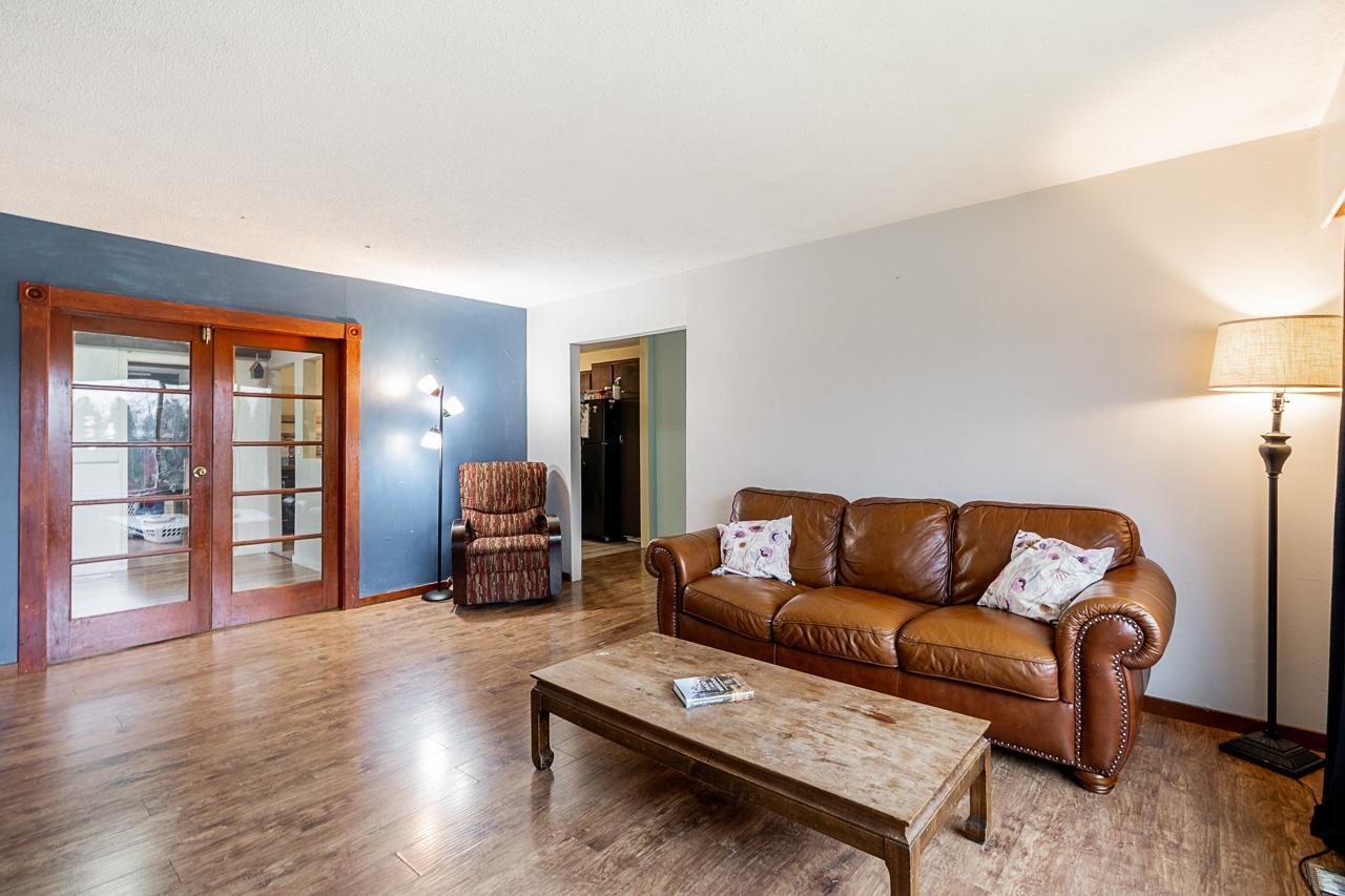 15058 Robin Crescent, Surrey, British Columbia  V3R 4X8 - Photo 6 - R3094790