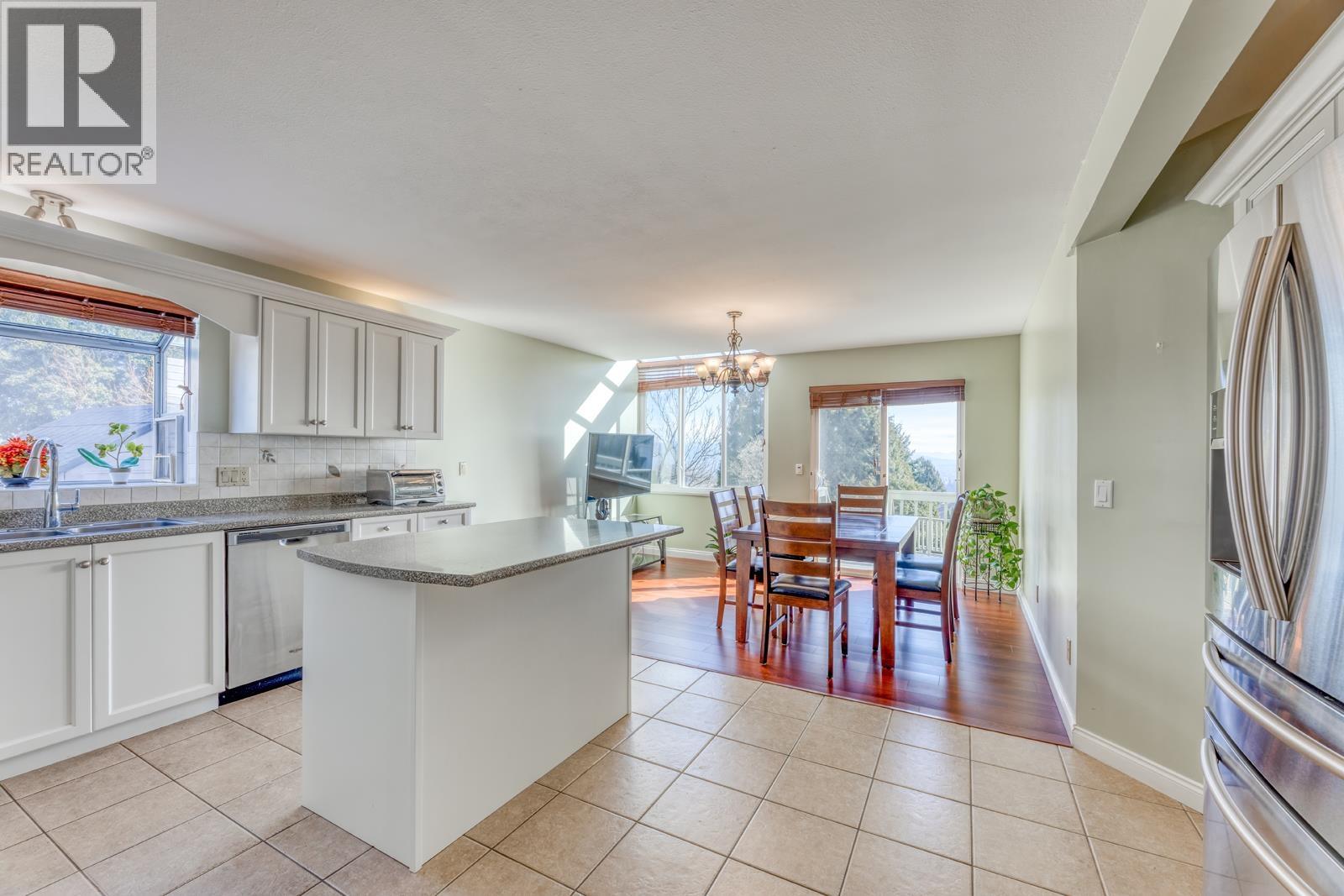 2750 Westlake Drive, Coquitlam, British Columbia  V3C 5J7 - Photo 10 - R3095599