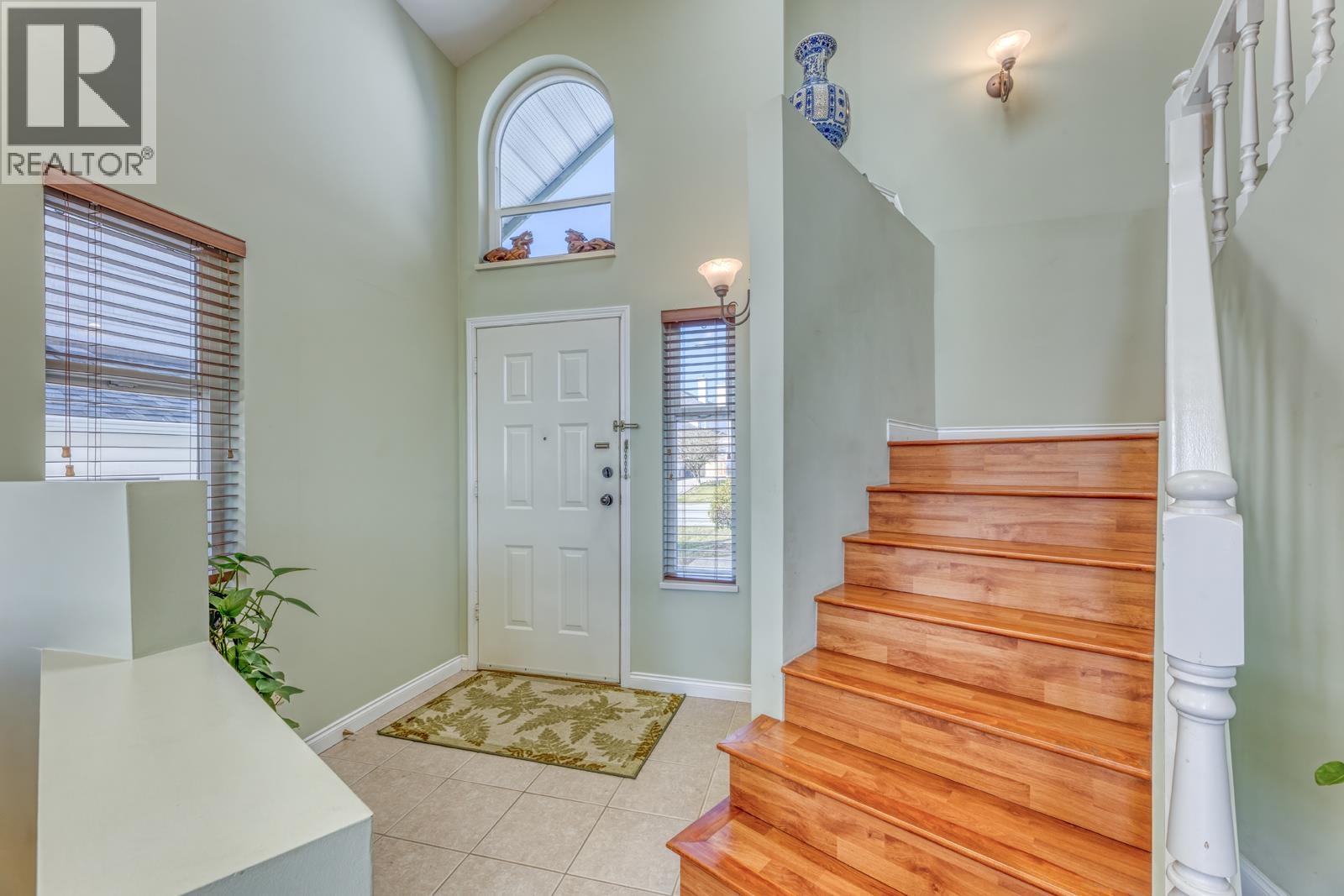 2750 Westlake Drive, Coquitlam, British Columbia  V3C 5J7 - Photo 2 - R3095599