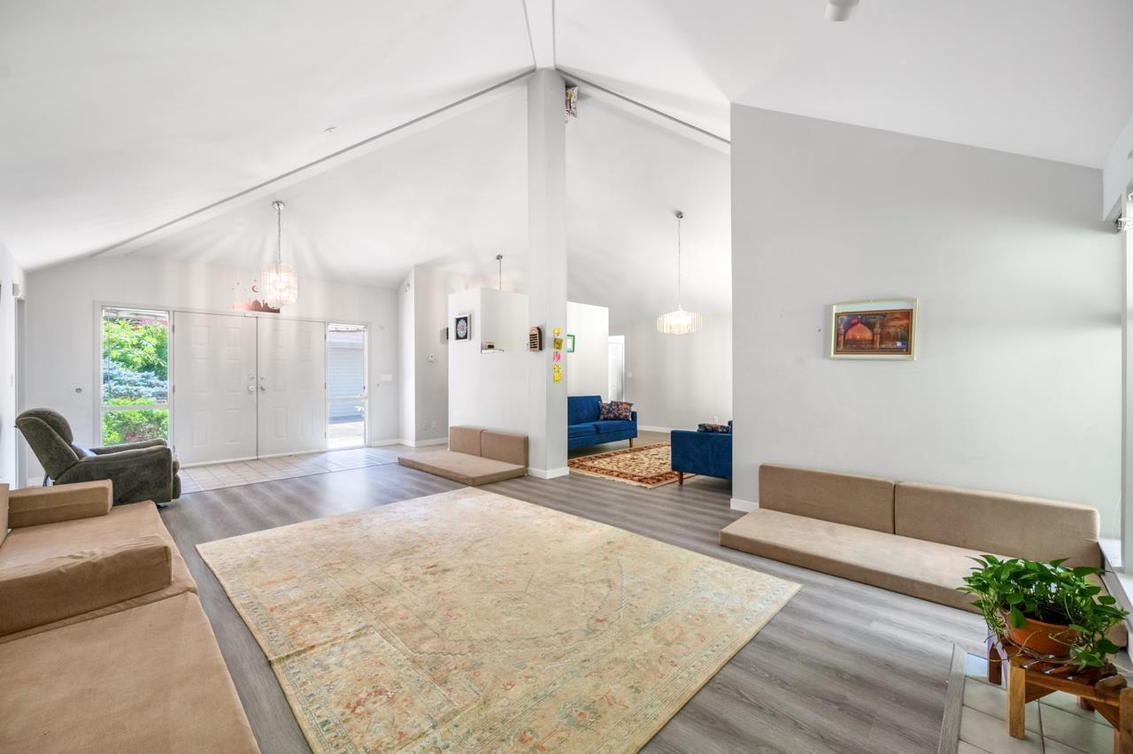 13553 25 Avenue, Surrey, British Columbia  V4P 1Z7 - Photo 3 - R3096131