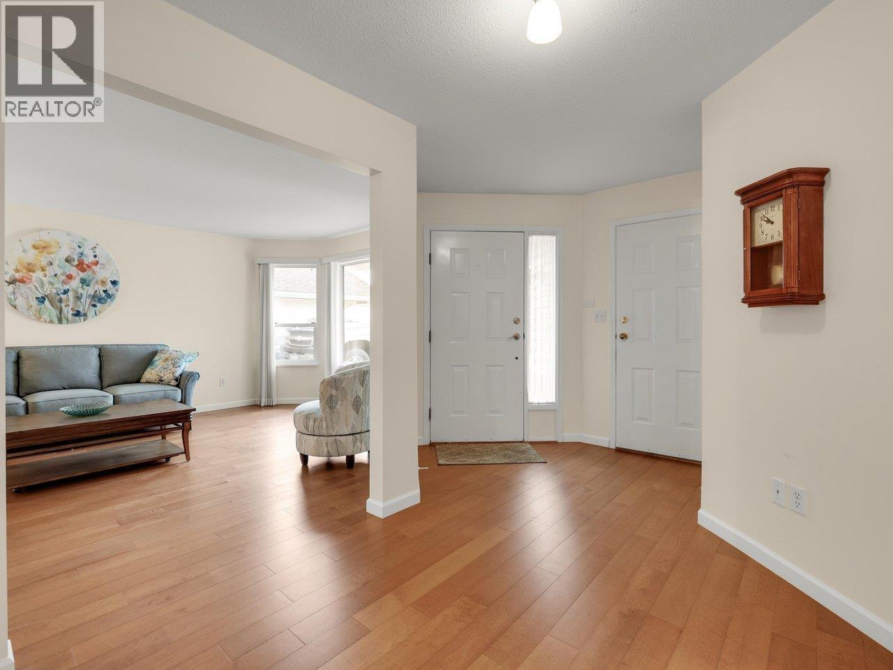 5251 Laburnum Park Place, Ladner, British Columbia  V4K 4S6 - Photo 19 - R3096093