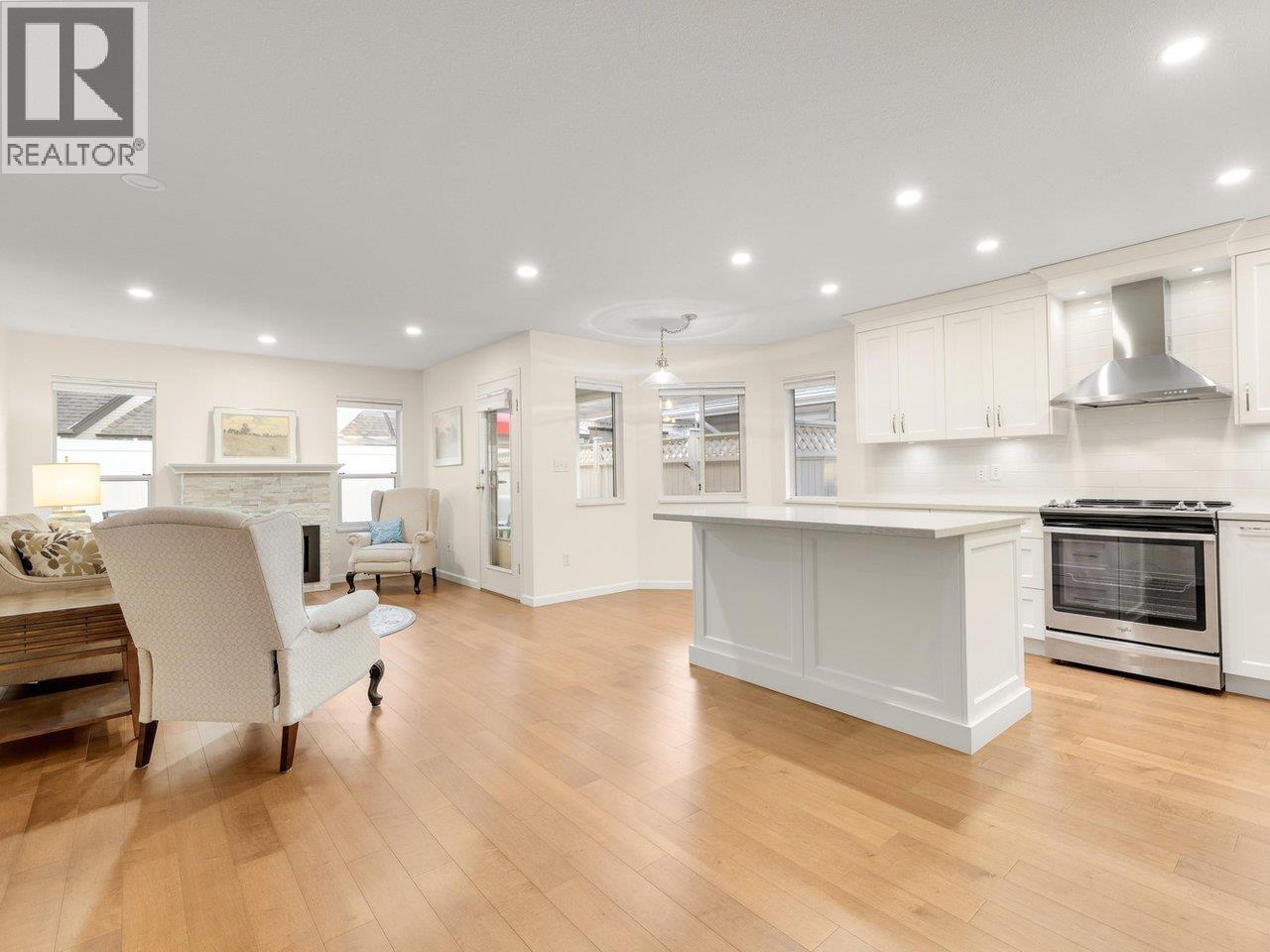 5251 Laburnum Park Place, Ladner, British Columbia  V4K 4S6 - Photo 6 - R3096093