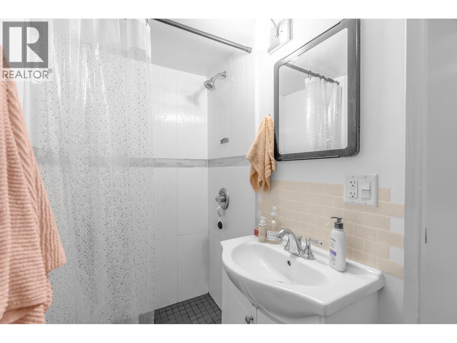 610 Salsbury Drive, Vancouver, British Columbia  V5L 3Z9 - Photo 22 - R3096358