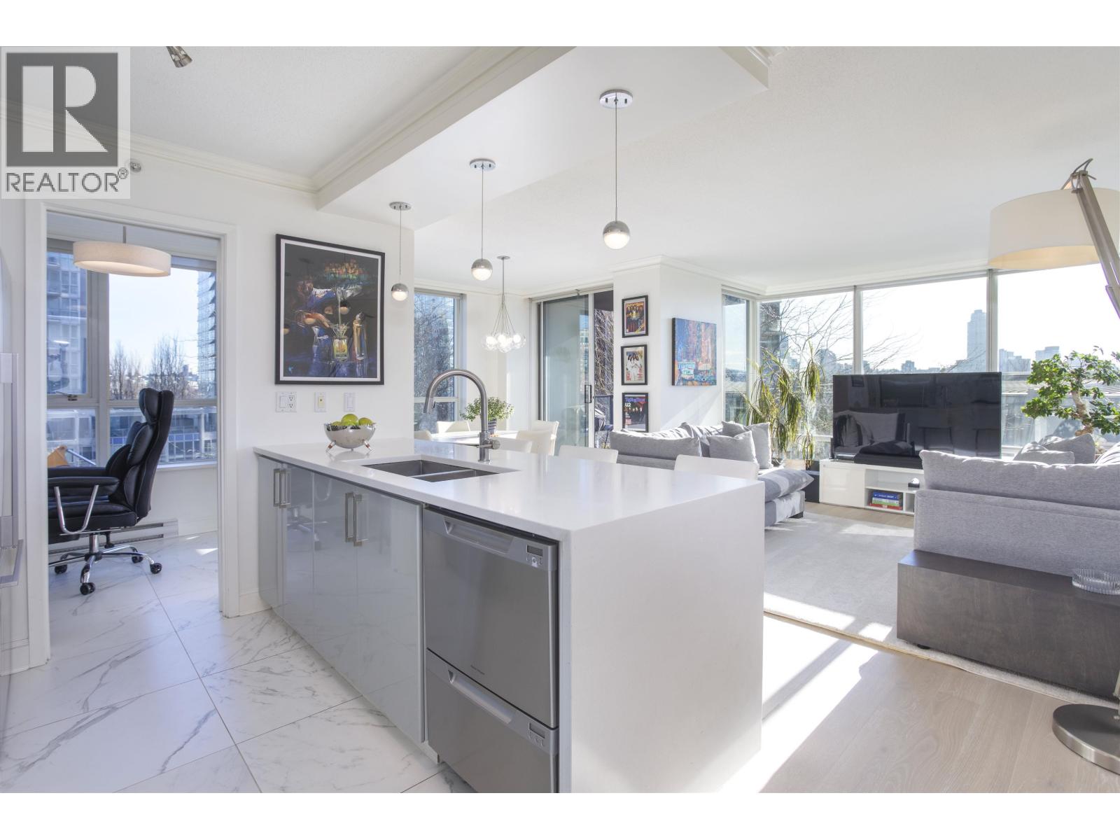 302 1438 Richards Street, Vancouver, British Columbia  V6Z 3B8 - Photo 2 - R3096323