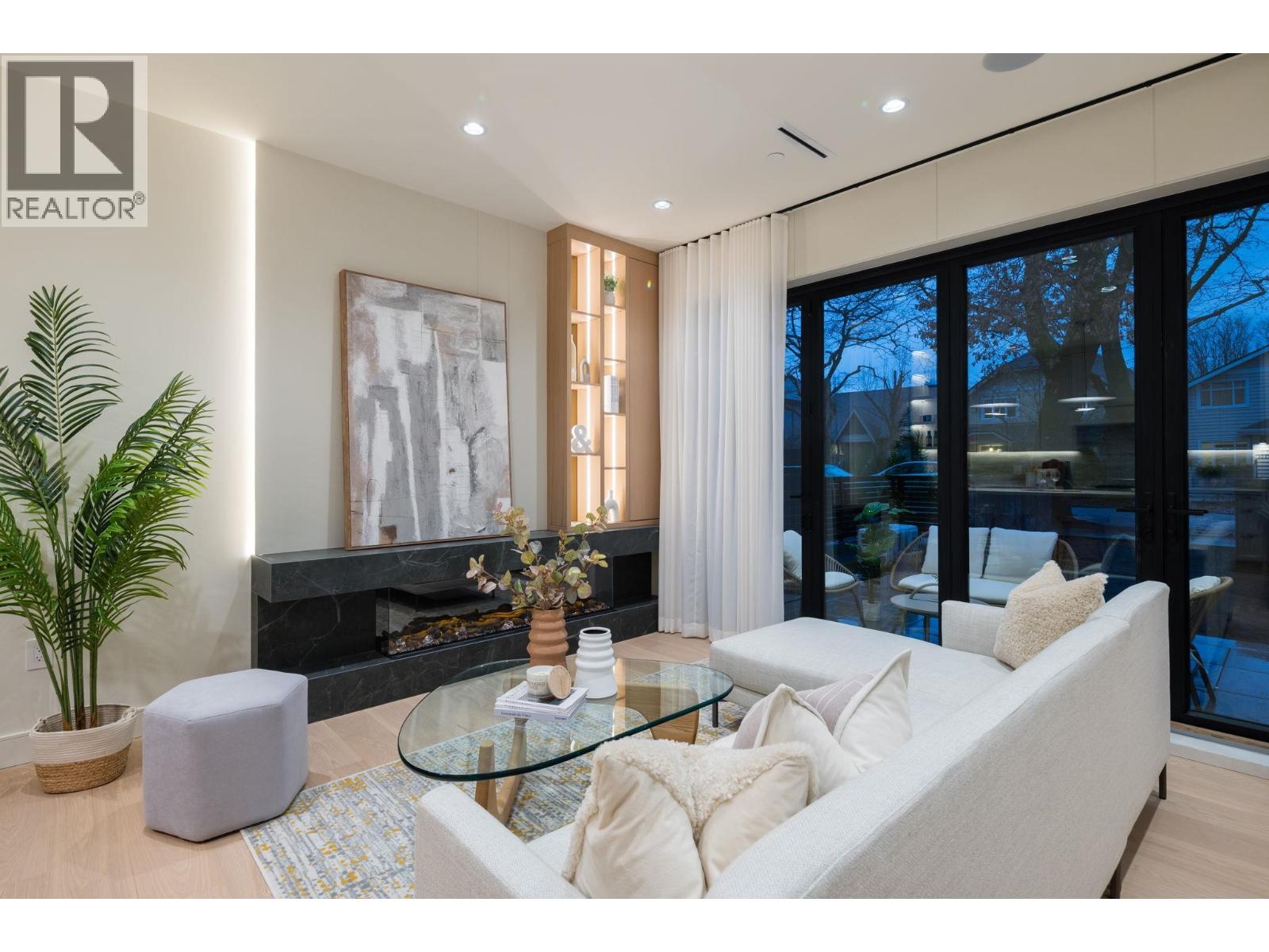 1 3036 W 13th Avenue, Vancouver, British Columbia  V6K 2V2 - Photo 3 - R3096362