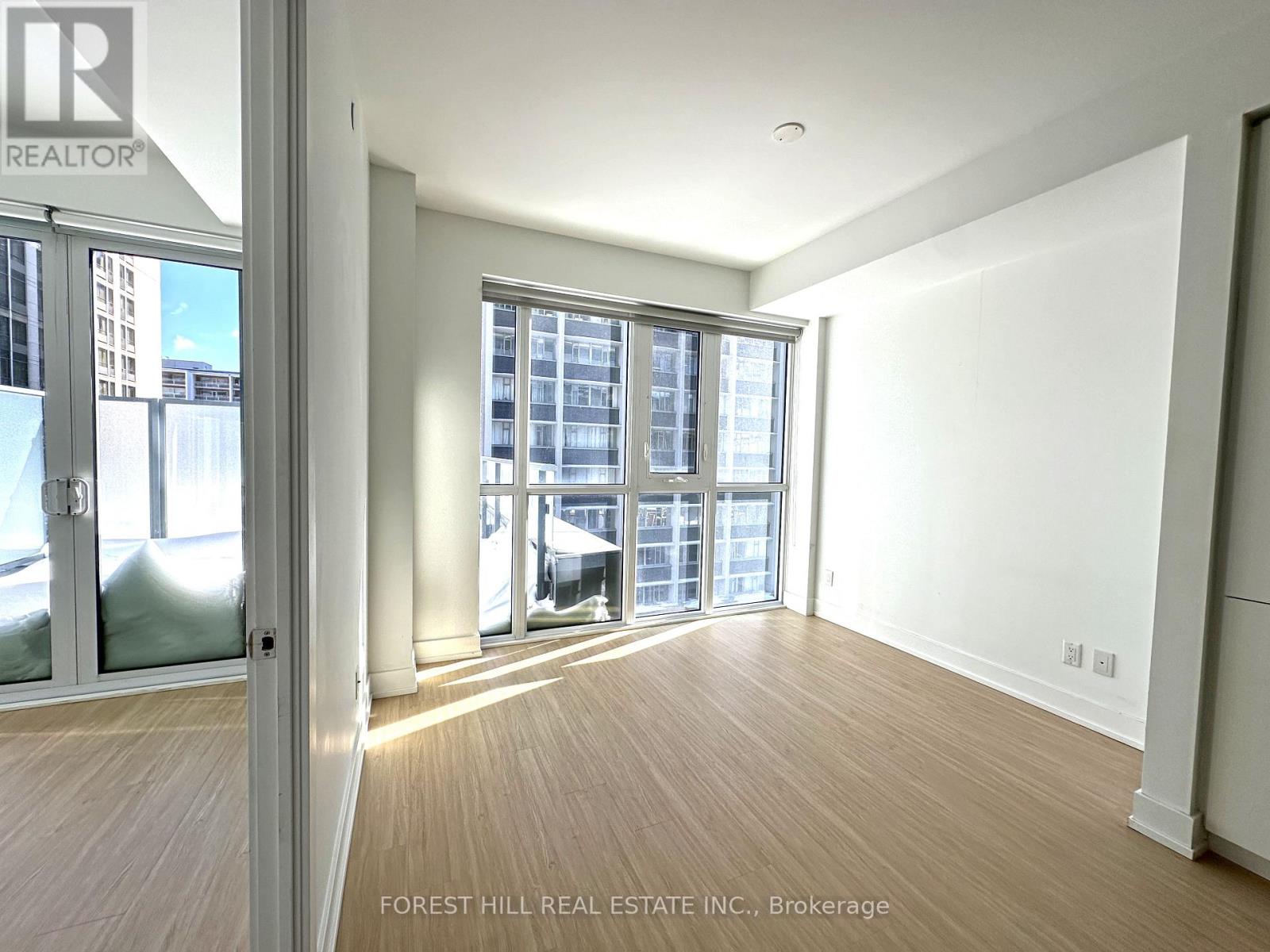 906 - 7 Grenville Street, Toronto, Ontario  M4Y 0E9 - Photo 8 - C12832466