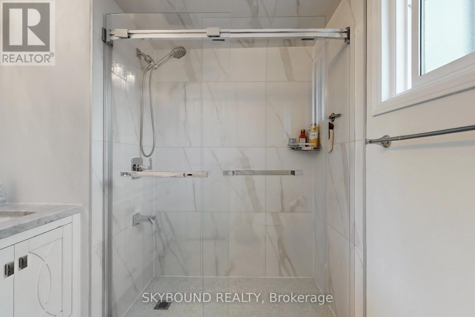 2088 Madden Boulevard, Oakville, Ontario  L6H 3L6 - Photo 21 - W12843266