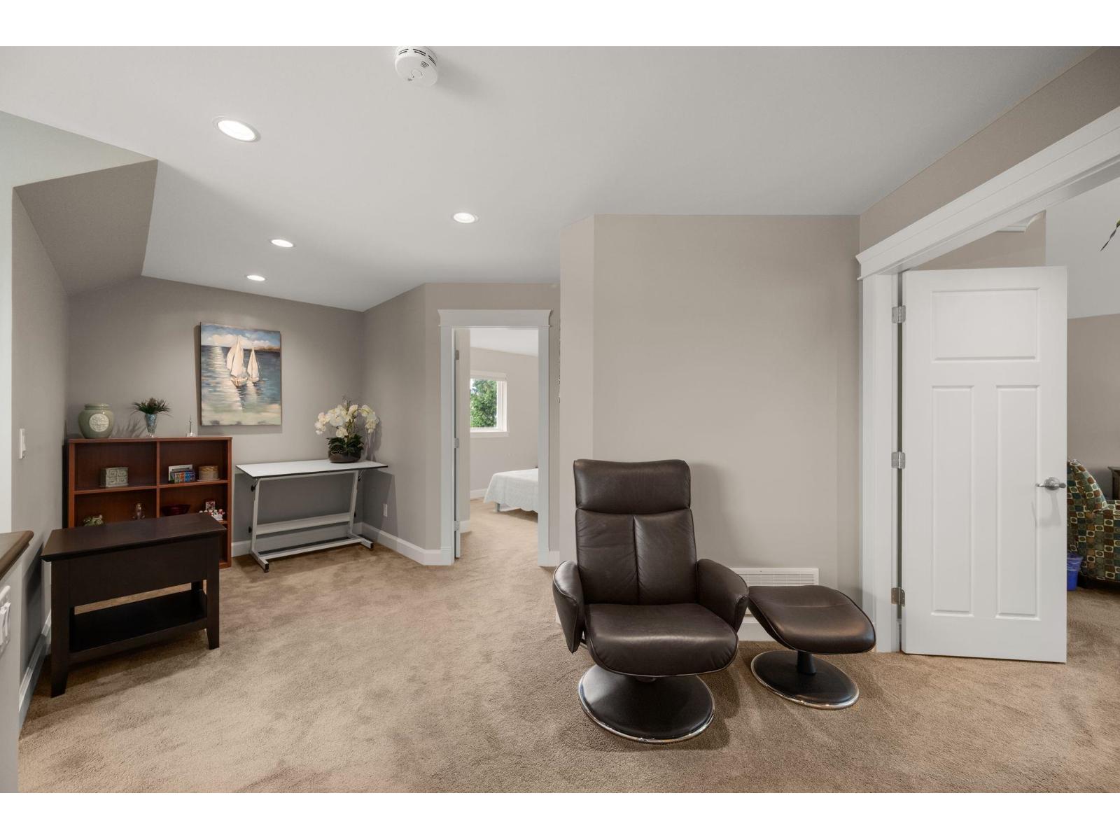 1085 King George Boulevard, Surrey, British Columbia  V4A 9S7 - Photo 19 - R3096374