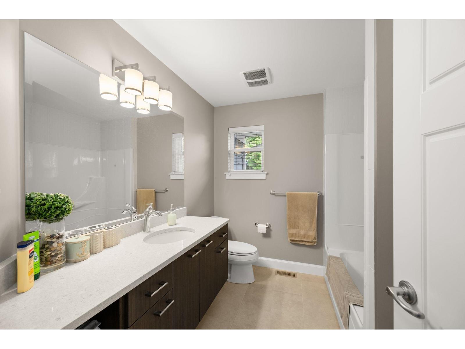 1085 King George Boulevard, Surrey, British Columbia  V4A 9S7 - Photo 26 - R3096374