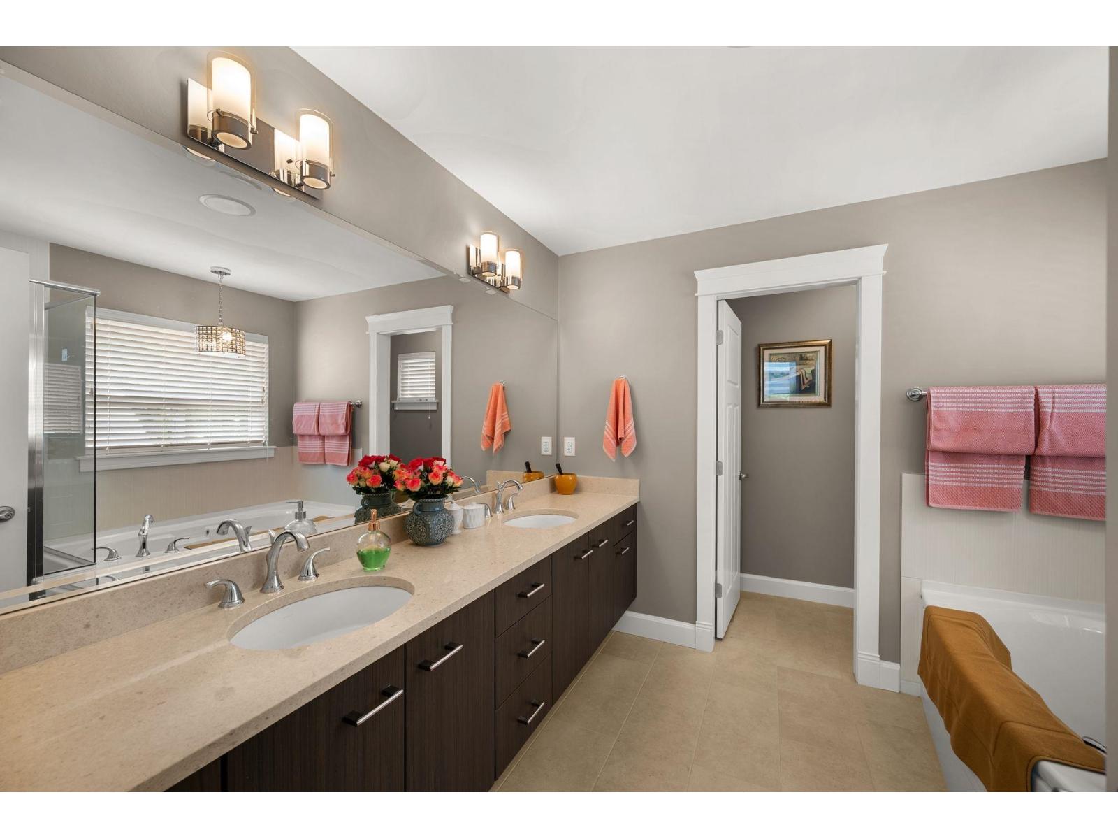 1085 King George Boulevard, Surrey, British Columbia  V4A 9S7 - Photo 27 - R3096374