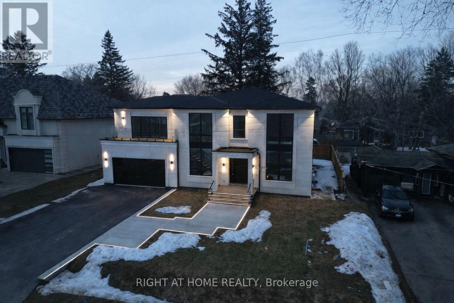 61 Floresta Court, Hamilton, Ontario  L9G 1R6 - Photo 2 - X12846750