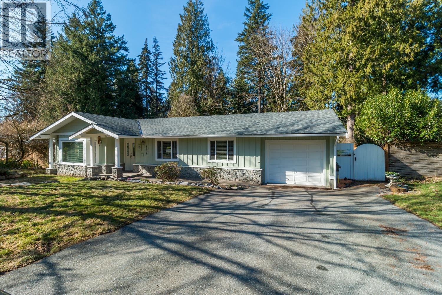 40409 Perth Drive, Squamish, British Columbia  V0N 1T0 - Photo 7 - R3096254