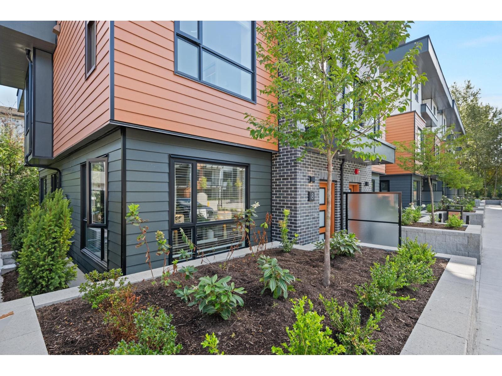 8 20926 83 AVENUE AVENUE, Langley, British Columbia