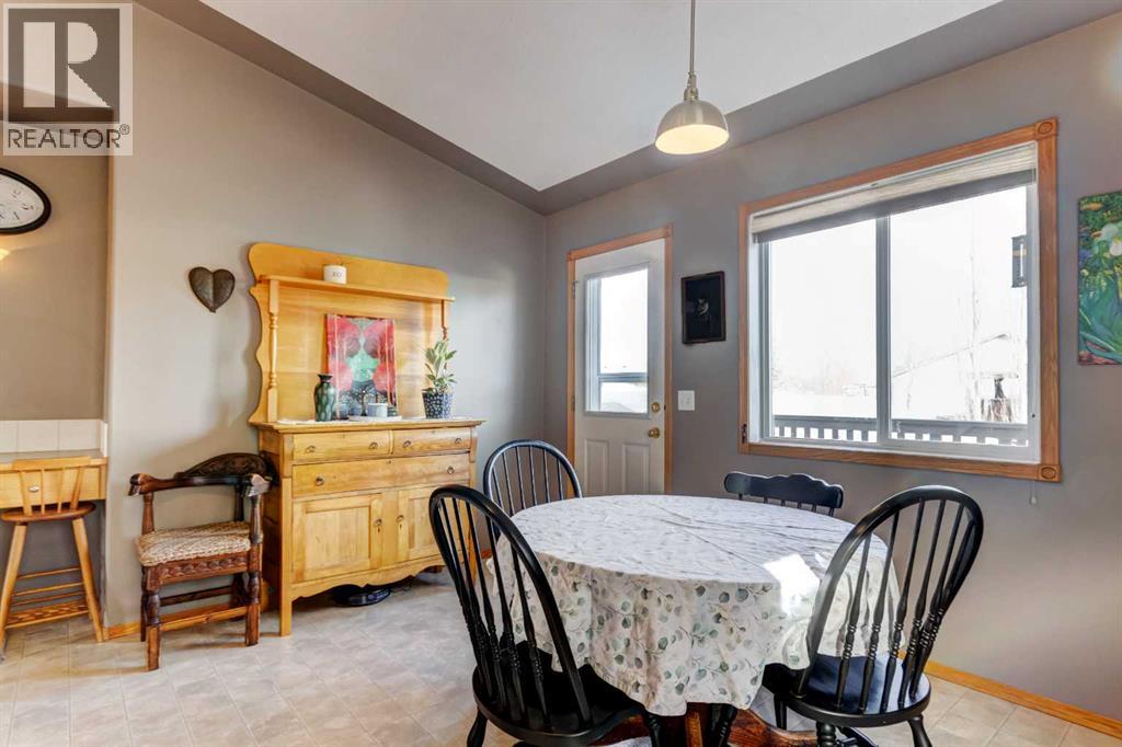 15 Strathford Close, Strathmore, Alberta  T1P 1S4 - Photo 7 - A2286678