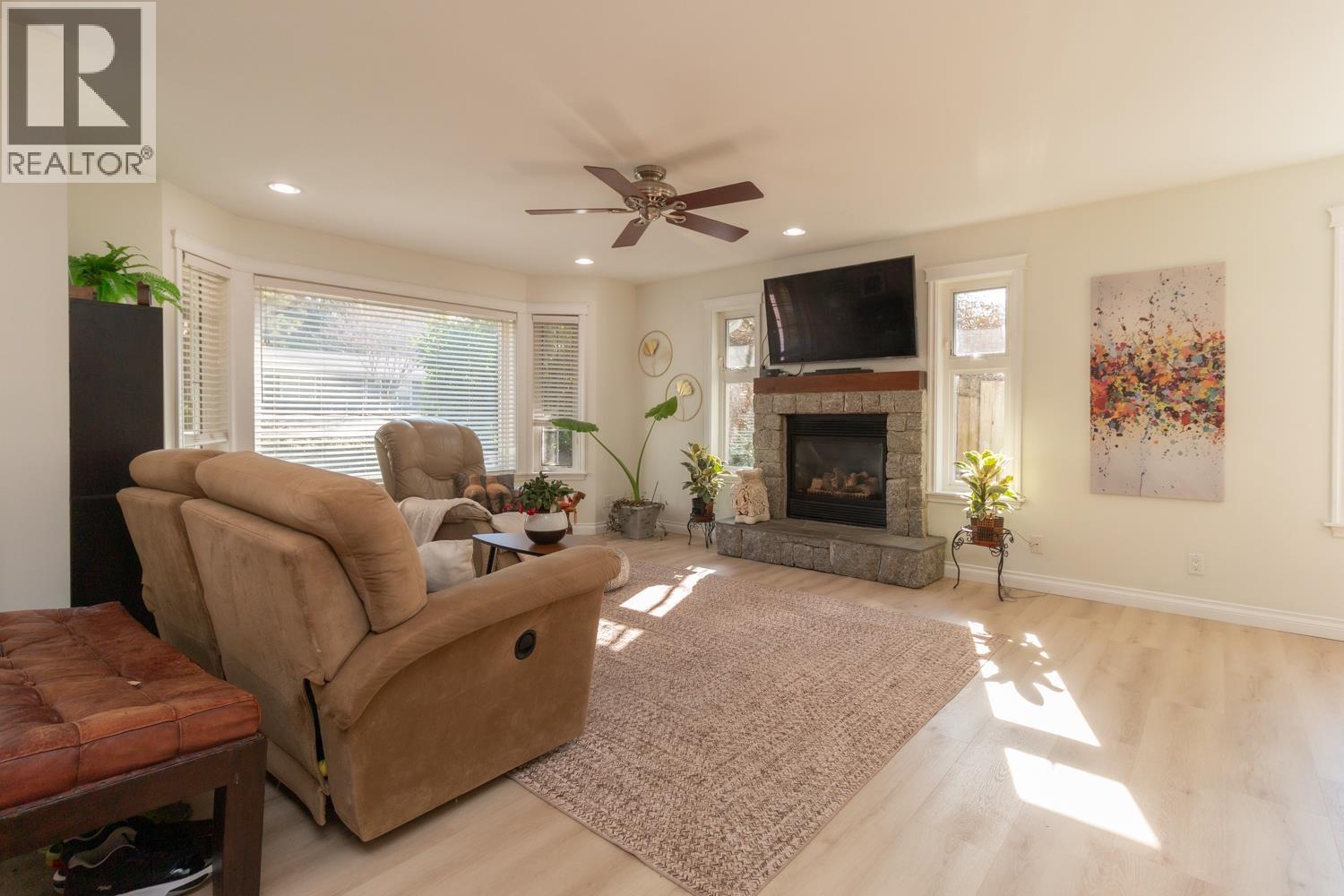 40409 Perth Drive, Squamish, British Columbia  V0N 1T0 - Photo 14 - R3096254